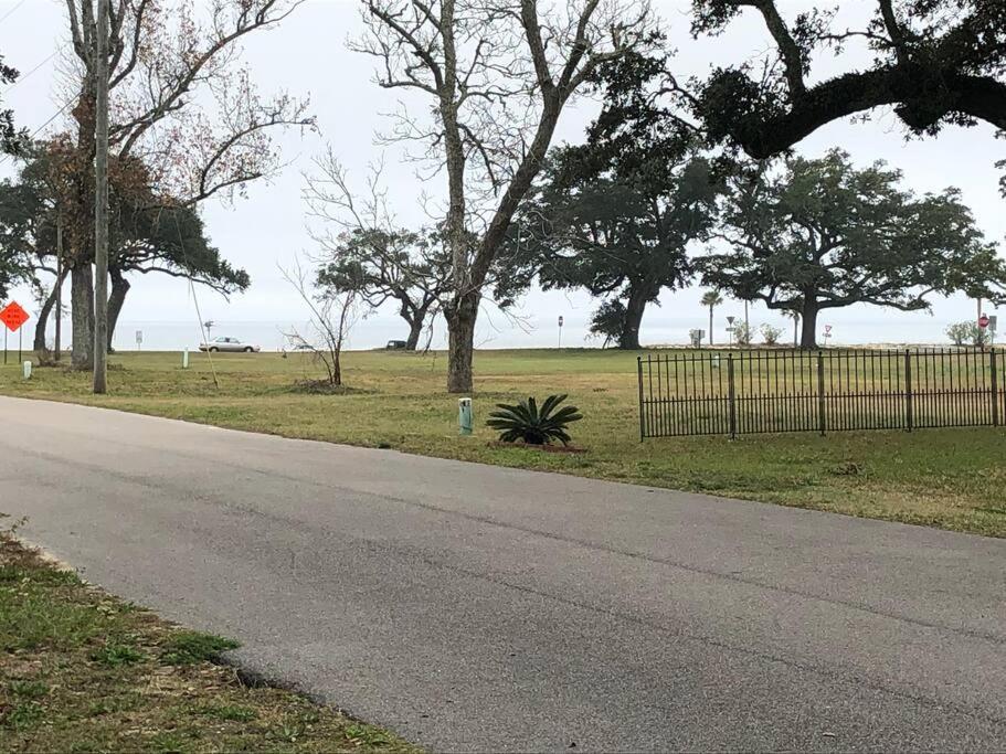 Shady Oaks Beach House With Beautiful Ocean Views! Gulfport Bagian luar foto